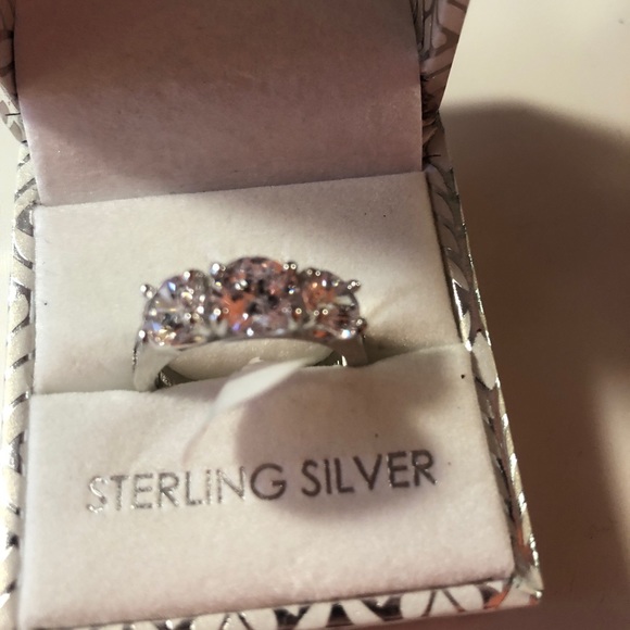 Silver ring - Picture 3 of 4